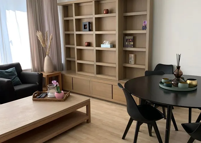 Belle Etage A Stockel With Charming Patio Appartement