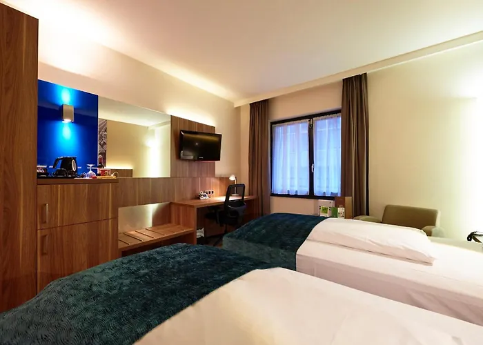 Hotel Schuman By Ihg 4*