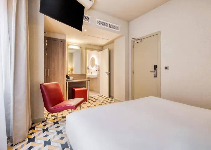 Alma Grand Place Hotel 3*