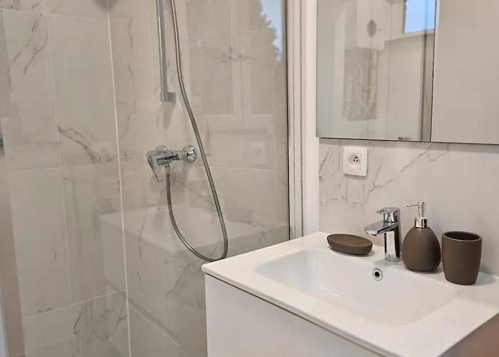 Daire With Terrace 2 Brüksel