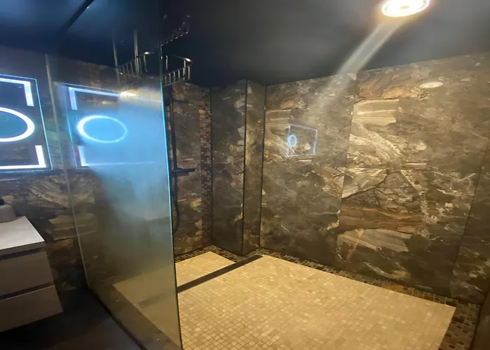 Apartment Majestic Wellness Center