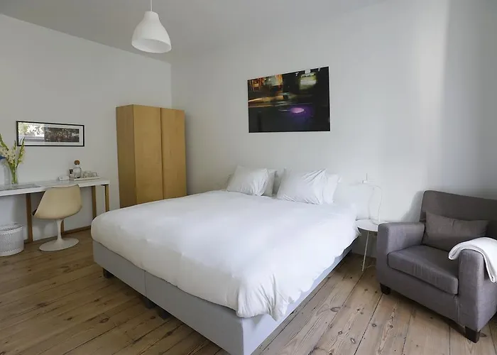 Bed and Breakfast & The Βρυξέλλες