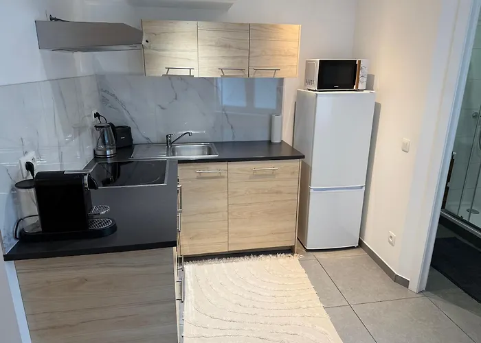 Apartment Cozy South-up And Ground