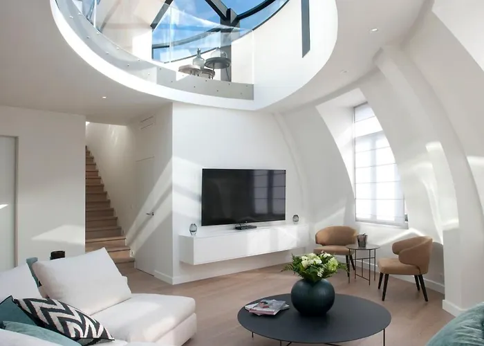 Triplex Penthouse In The Center