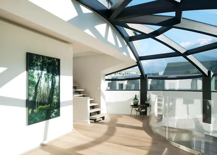 Triplex Penthouse In The Center *