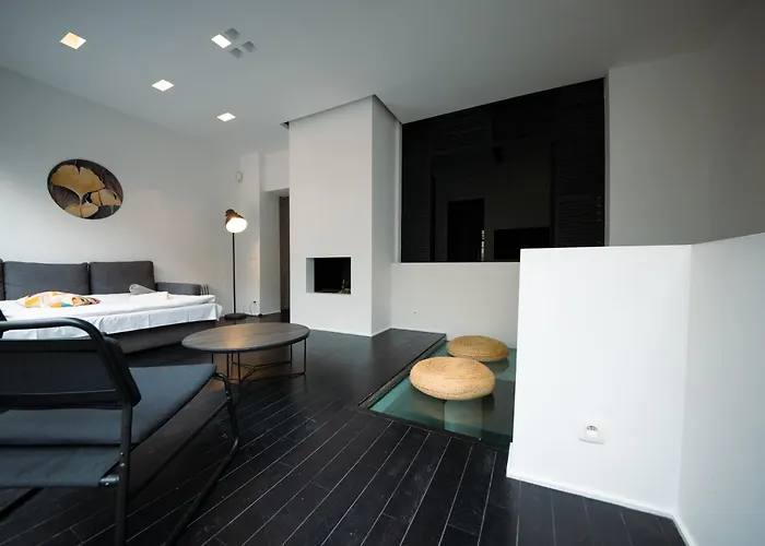 Prestige - Uptown Apartment