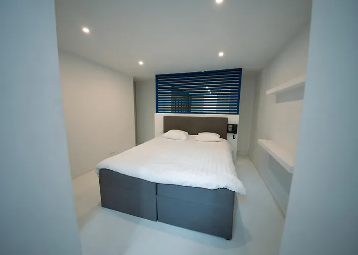 Prestige - Uptown Apartment