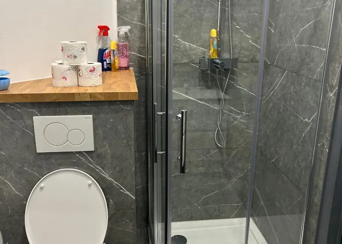 شقة De Standing Brady Muandaz