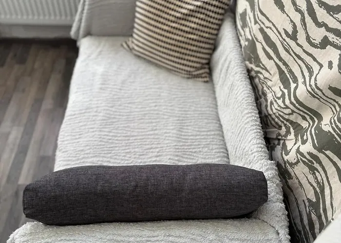 Spacious And Chic 1br - Separate Kitchen & Washer * Bruselas