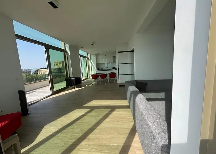 Apartment Splendid Penthouse In Center With Water View