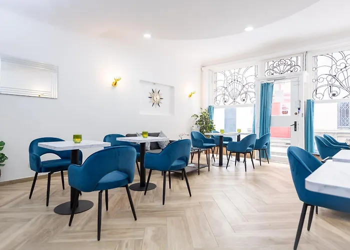 Le Grand Colombier 2*