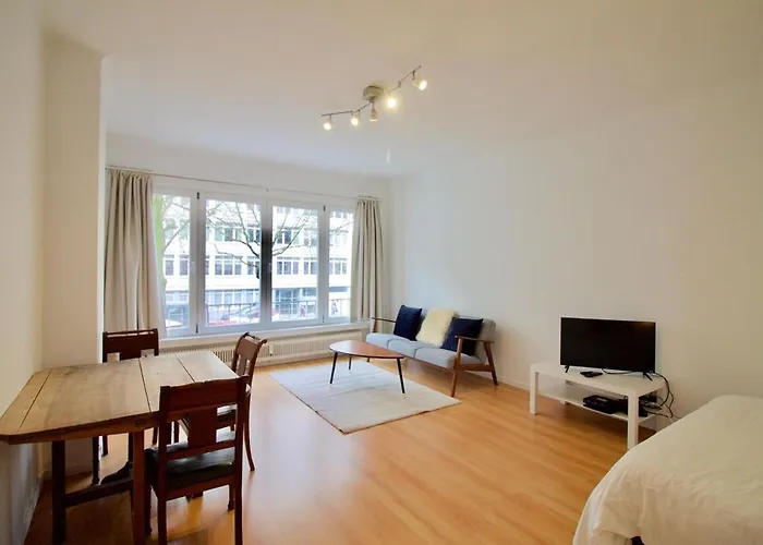 Very & Large Studio-plasky Apartment *