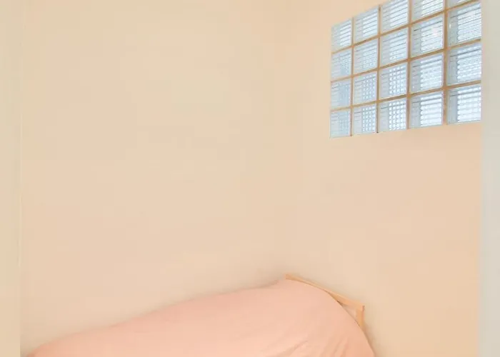 Very & Large Studio-plasky *