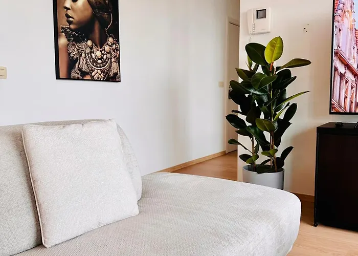 Grand Place View - 2bd - Exclusive