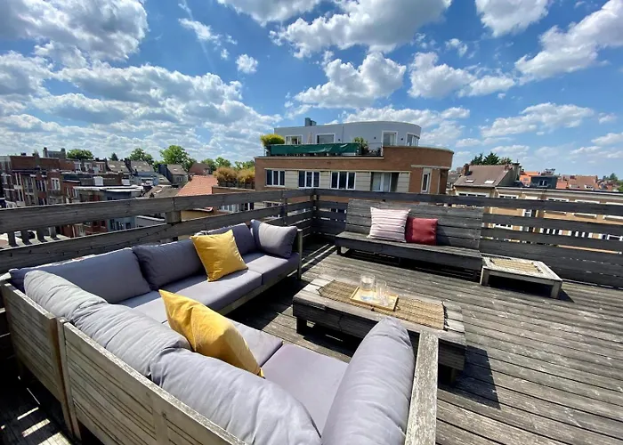 2 Avec Rooftop Suspendu Au Cimetiere D'ixelles Bruxelas