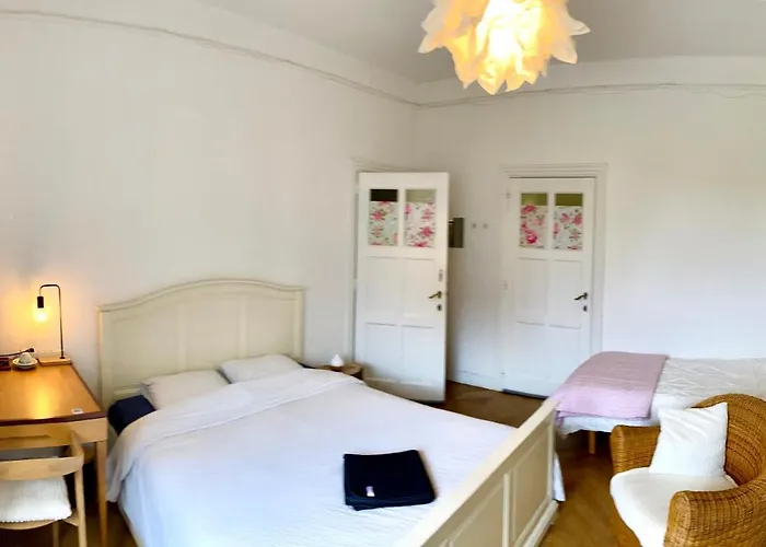 Calm, & Birdsong Δωμάτια σε οικογενειακή κατοικία *