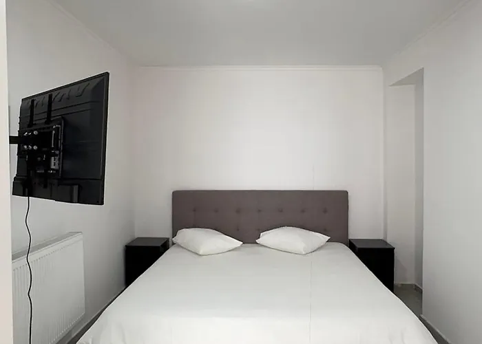 Luxury 2br & Jacuzzi Near Expo 12 & Ing Arena *