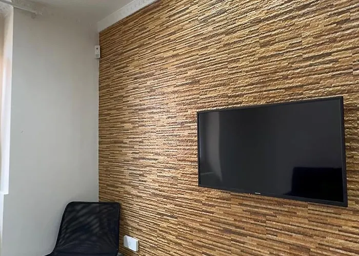 Luxury 2br & Jacuzzi Near Expo 12 & Ing Arena *