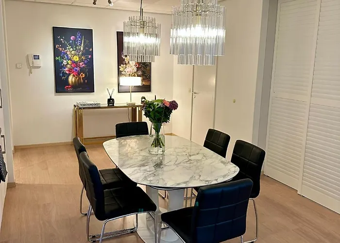 Grand Place - Prime Location 2 Bedroom Apartment *