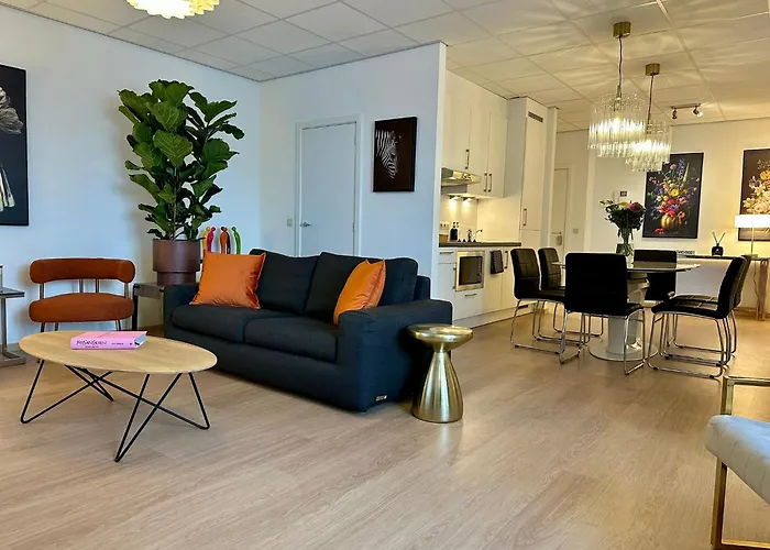 Apartment Grand Place - Prime Location 2 Bedroom *