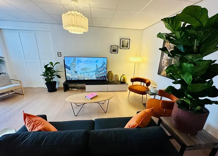 Grand Place - Prime Location 2 Bedroom *