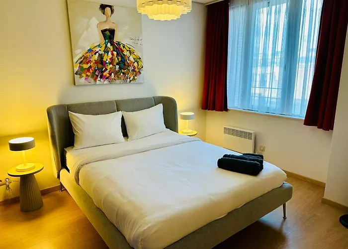 Grand Place - Prime Location 2 Bedroom Apartment Brussels