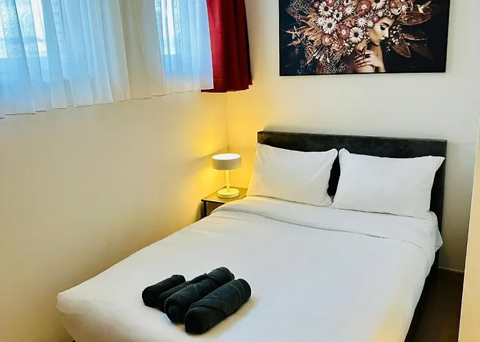 Grand Place - Prime Location 2 Bedroom