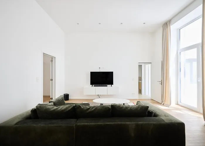 Toison D'or & Sauna Apartment