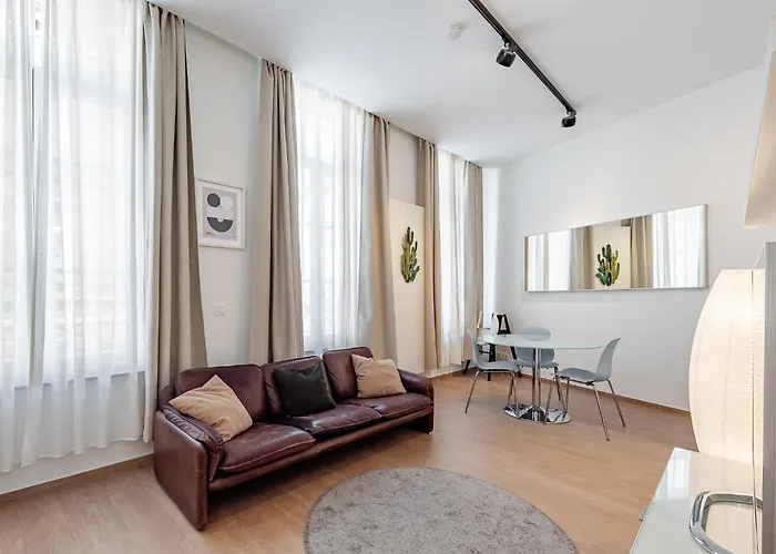 Fully Furnished And Modern Flat - Center * 布鲁塞尔