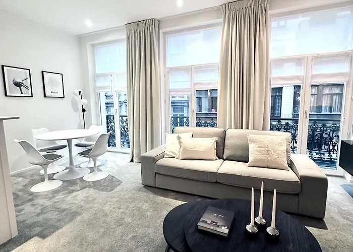 Magnificent In Sablon * בריסל