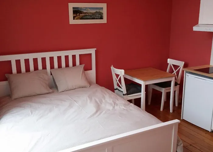 דירה Charming With Terrace Near Merode *