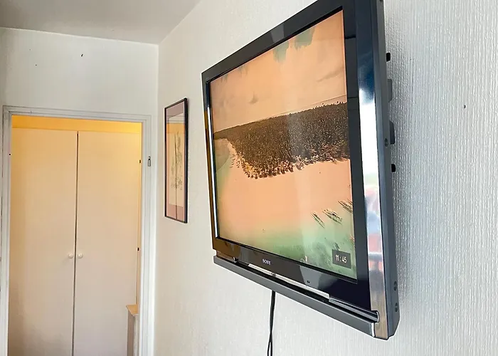 - - - - - Au Sixieme Ciel - - - - -