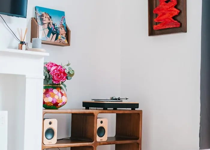 Slow Moments In * Brüsszel