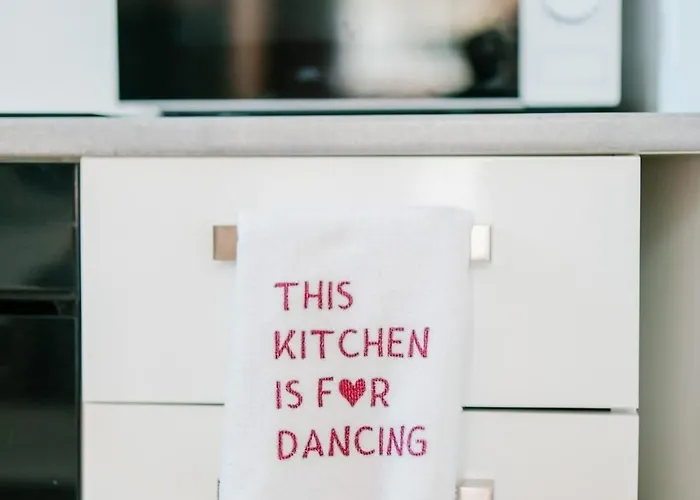 Slow Moments In * Brüsszel