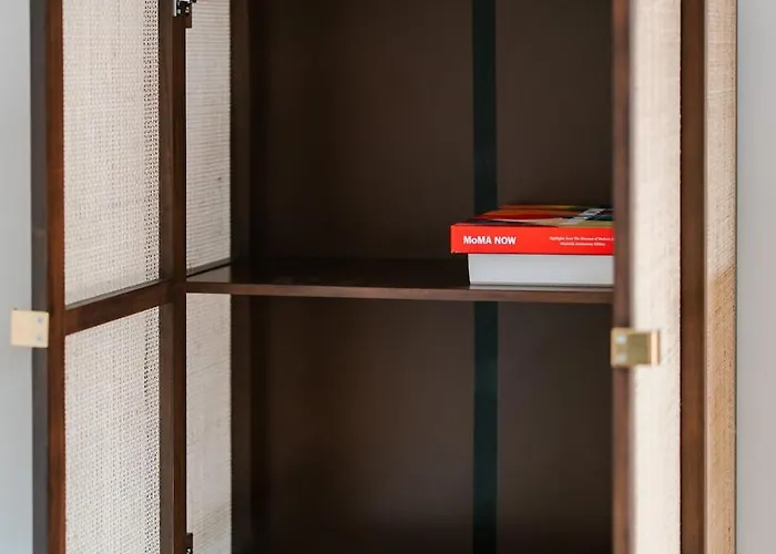 Apartman Slow Moments In