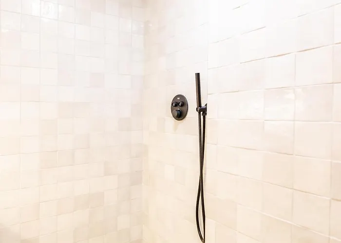 Elegance Du Quartier Europeen Parking Gratuit 公寓