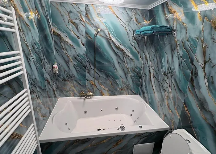 Apartment Garden's Jacuzzi 1