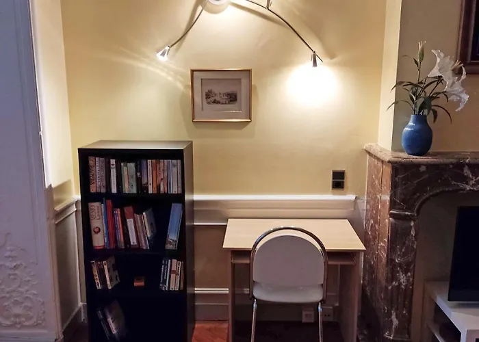 Bright 1br With Terrace Near Montgomery *