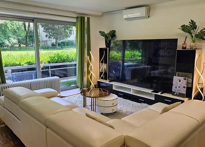 Meublee A Uccle בריסל