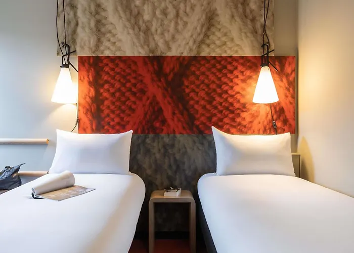 Hotel Ibis Off Grand'place 3*