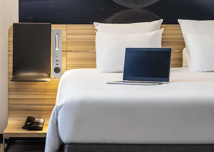 Novotel Off Grand Place Hotel 4*