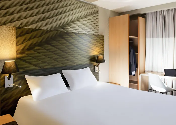 מלון Ibis Centre 3*