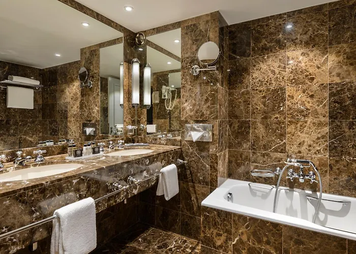 Warwick Grand-place فندق