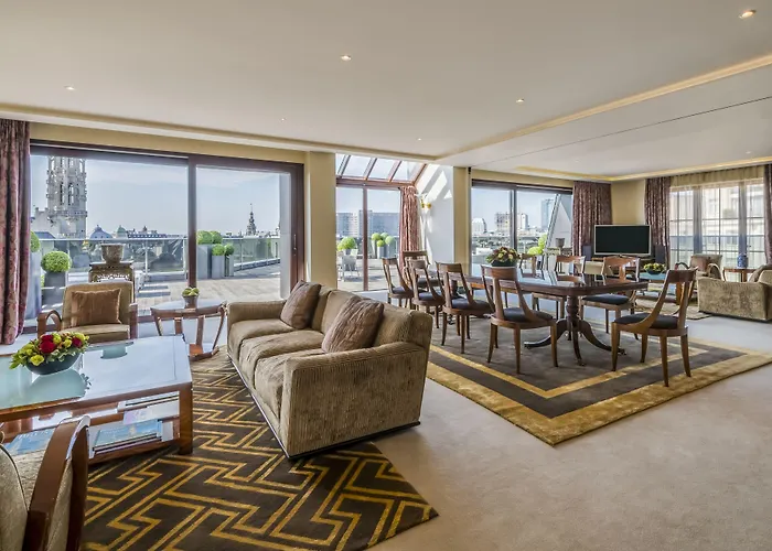 Warwick Grand-place 4*