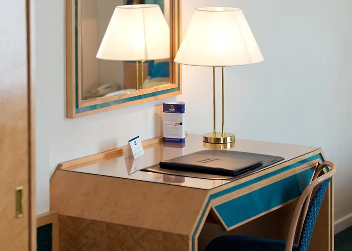 Western Royal Centre Hotel 3*