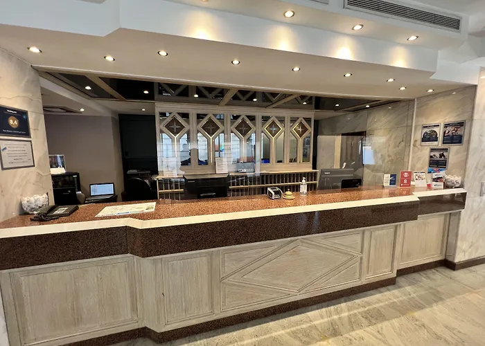 Hotel Western Royal Centre 3*