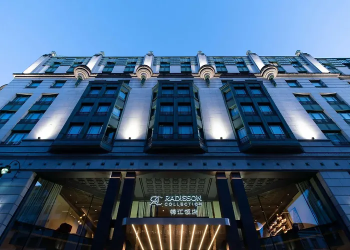 Radisson Collection Grand Place מלון