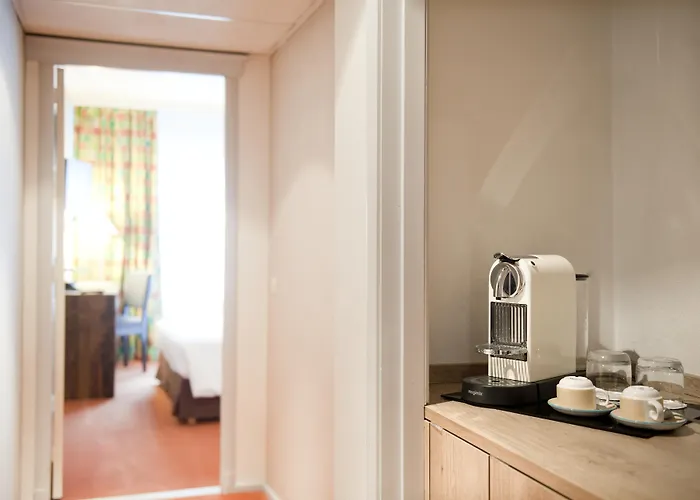 New Charlemagne Hotell