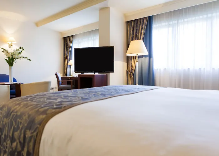 Hotel Le Chatelain 5*