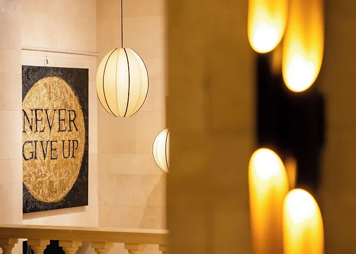 Hotel Le Chatelain 5*